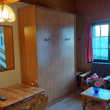 高山伊莫服务点酒店
